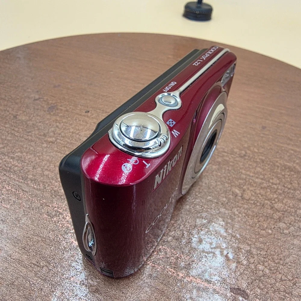 Nikon Coolpix L22 Digital Camera Red 12.0MP 3.6x Optical Zoom Compact Vtg Y2K